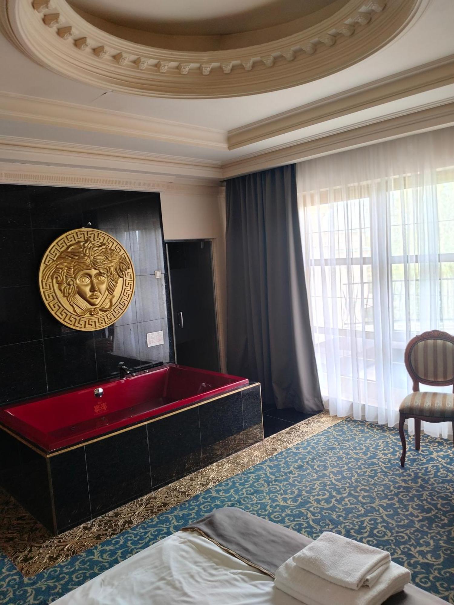 Hotel Venecia Palace Michałowice Eksteriør billede