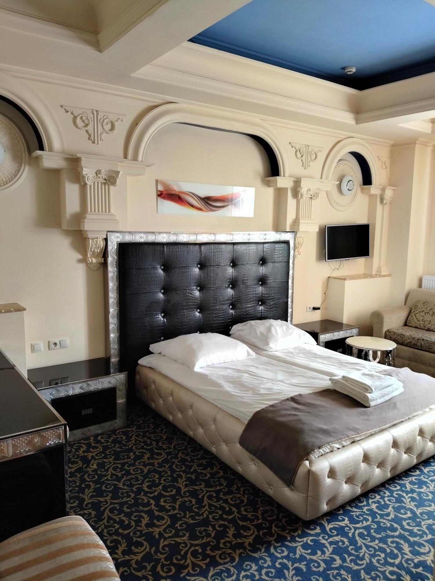 Hotel Venecia Palace Michałowice Eksteriør billede
