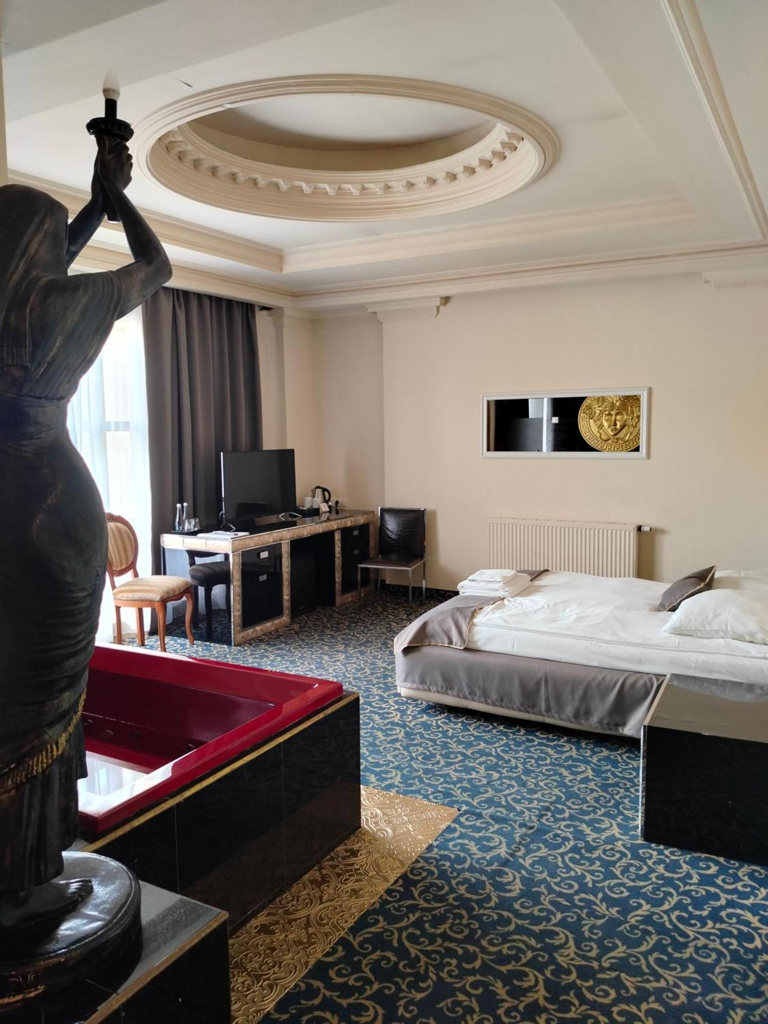 Hotel Venecia Palace Michałowice Eksteriør billede