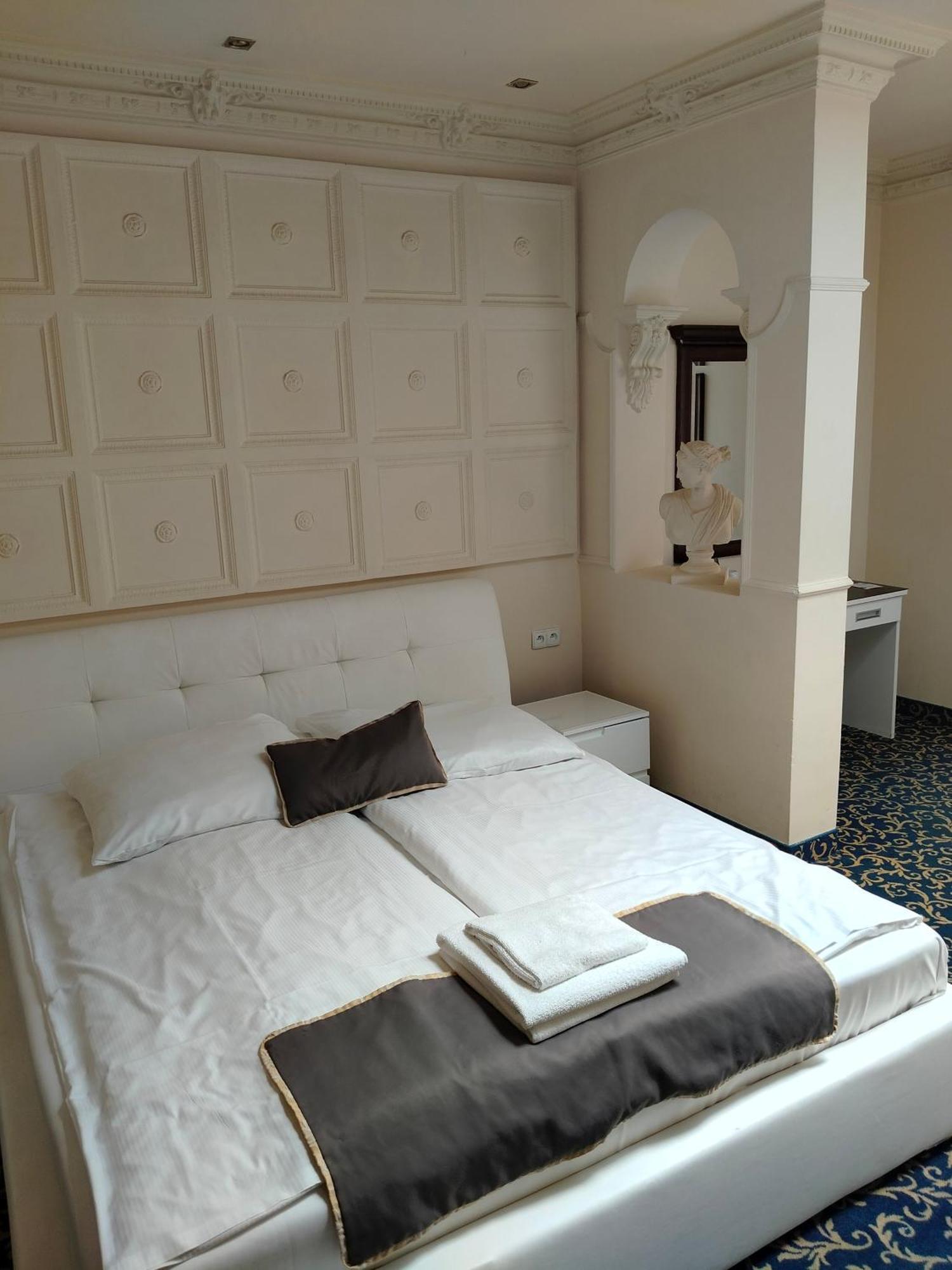 Hotel Venecia Palace Michałowice Eksteriør billede