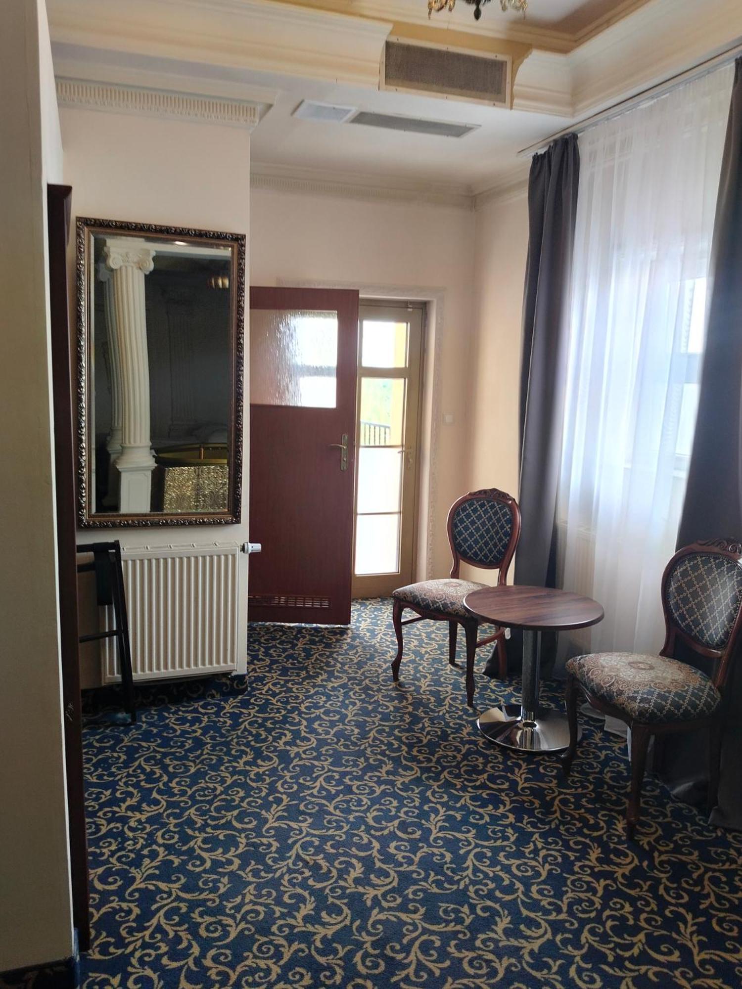 Hotel Venecia Palace Michałowice Eksteriør billede