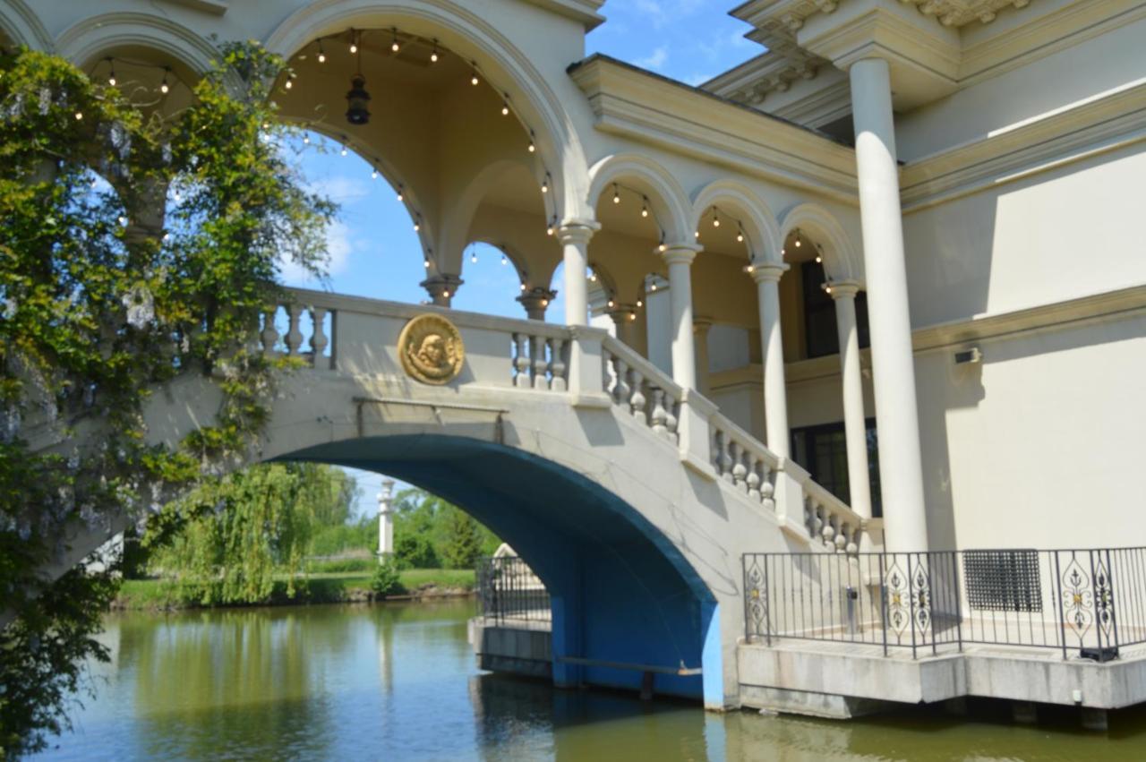 Hotel Venecia Palace Michałowice Eksteriør billede